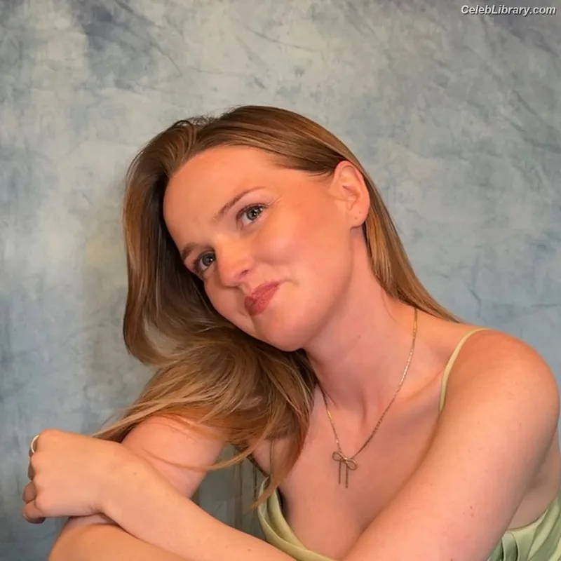 Hallea Jones photo 6 of 57