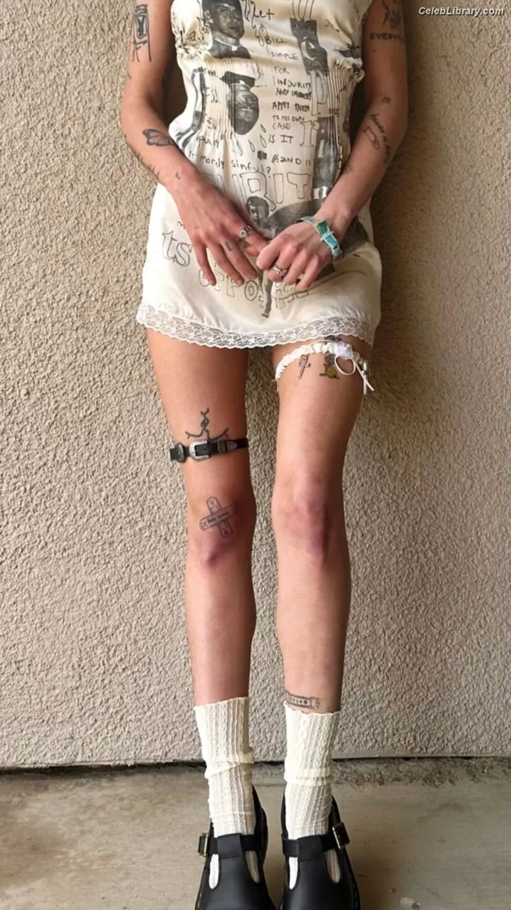 Halsey photo 1 of 1181