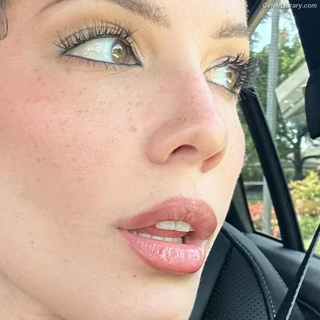 Halsey photo 2 of 1181