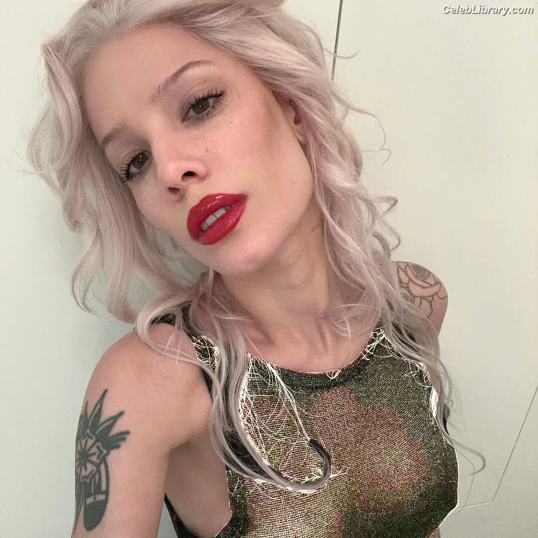 Halsey photo 24 of 1181