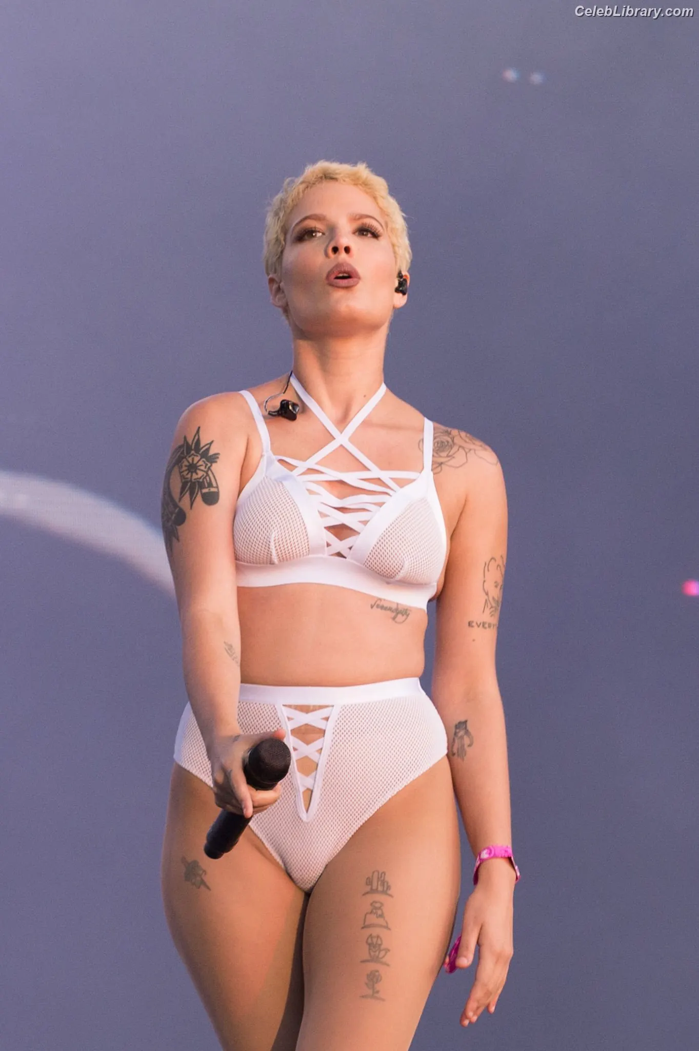 Halsey photo 20 of 1181