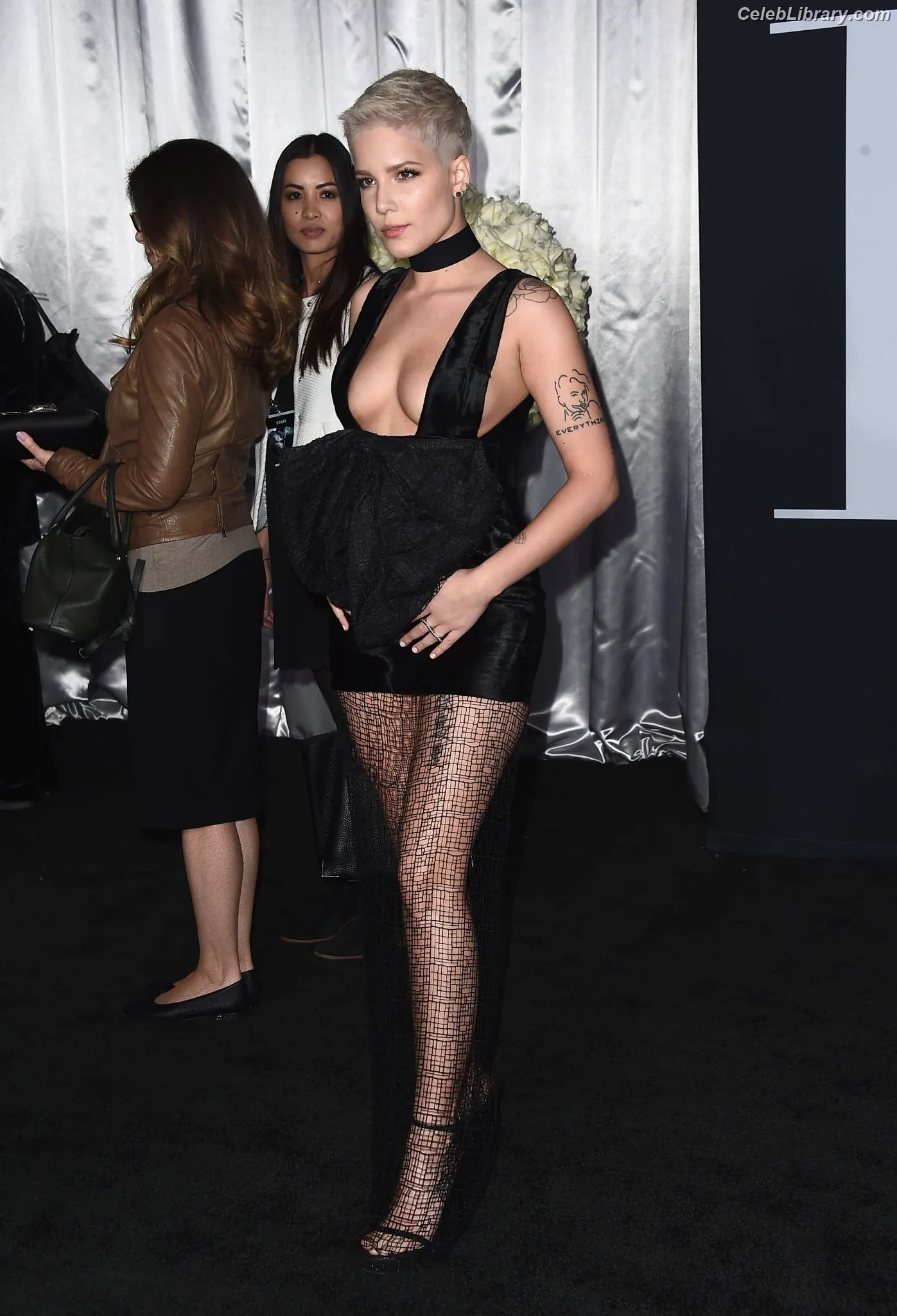 Halsey photo 1 of 1181