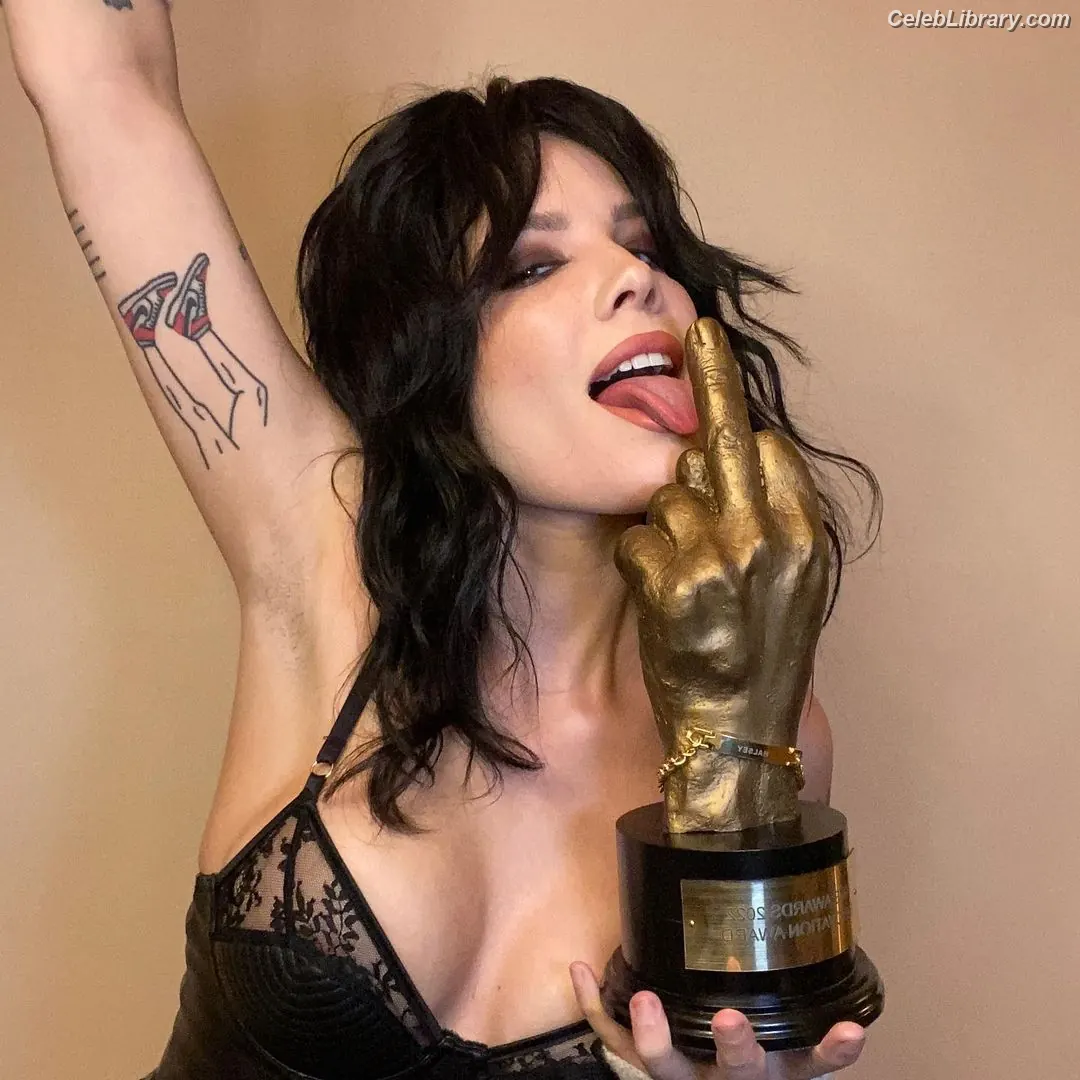 Halsey photo 9 of 1181