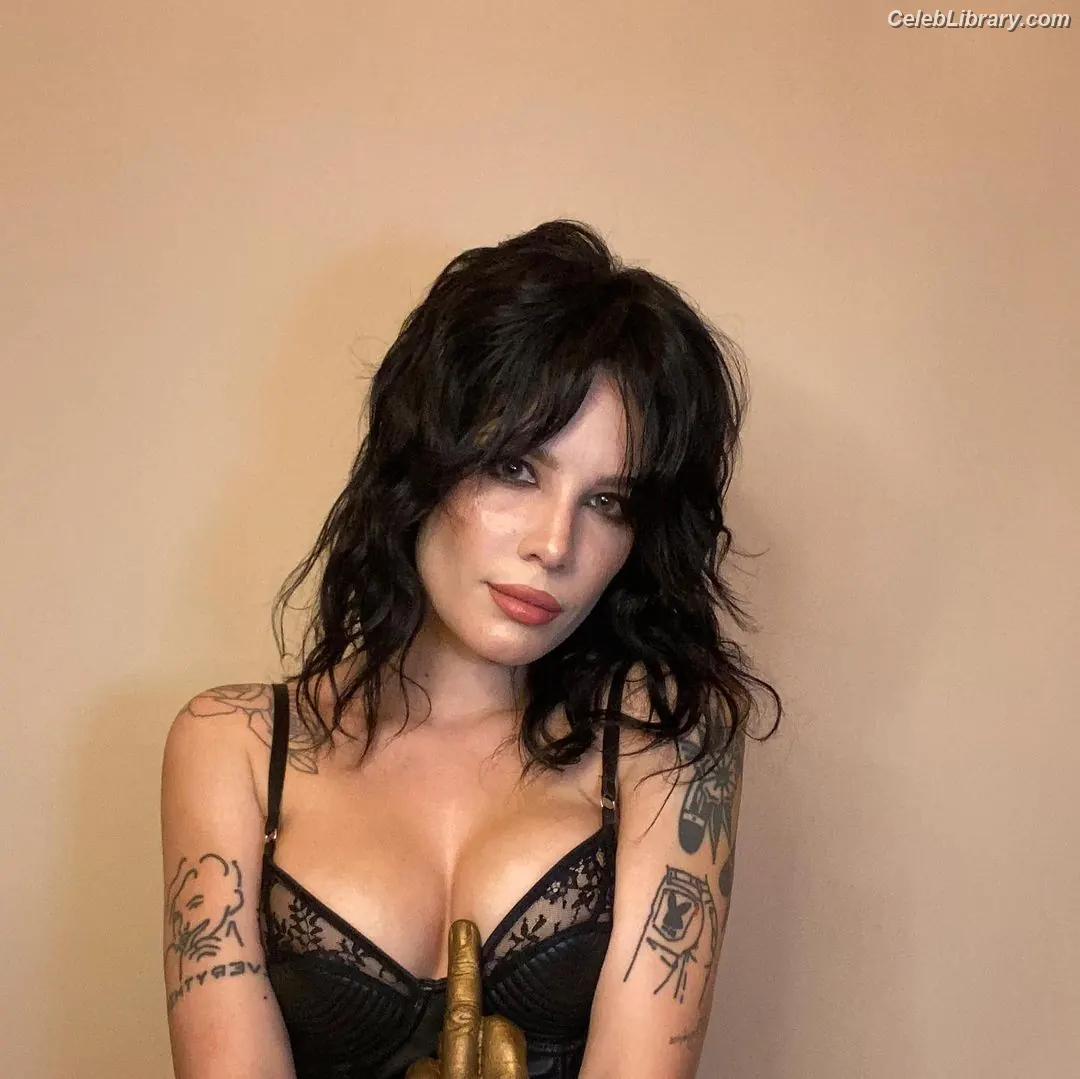 Halsey photo 11 of 1181