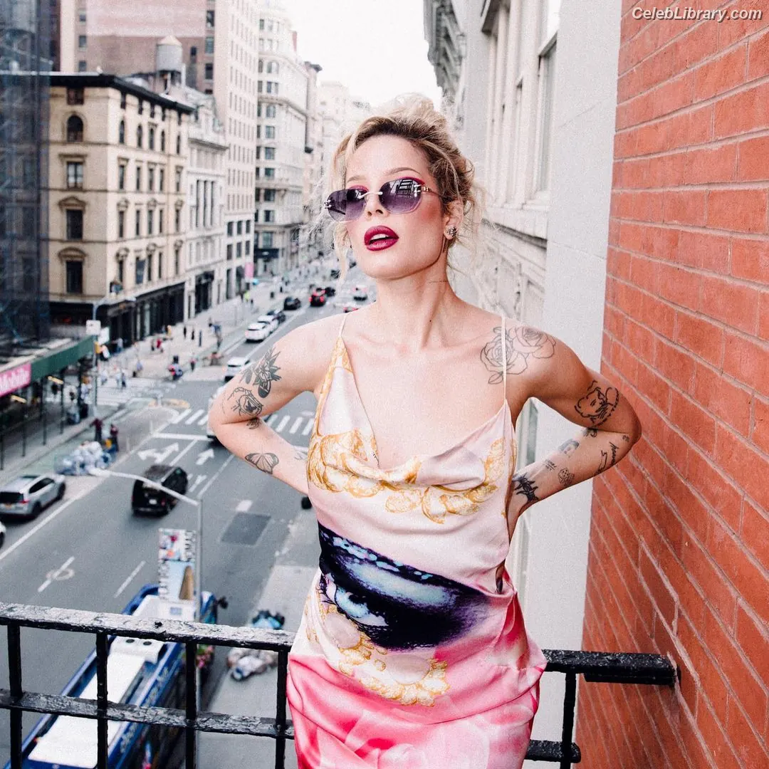 Halsey photo 8 of 1181