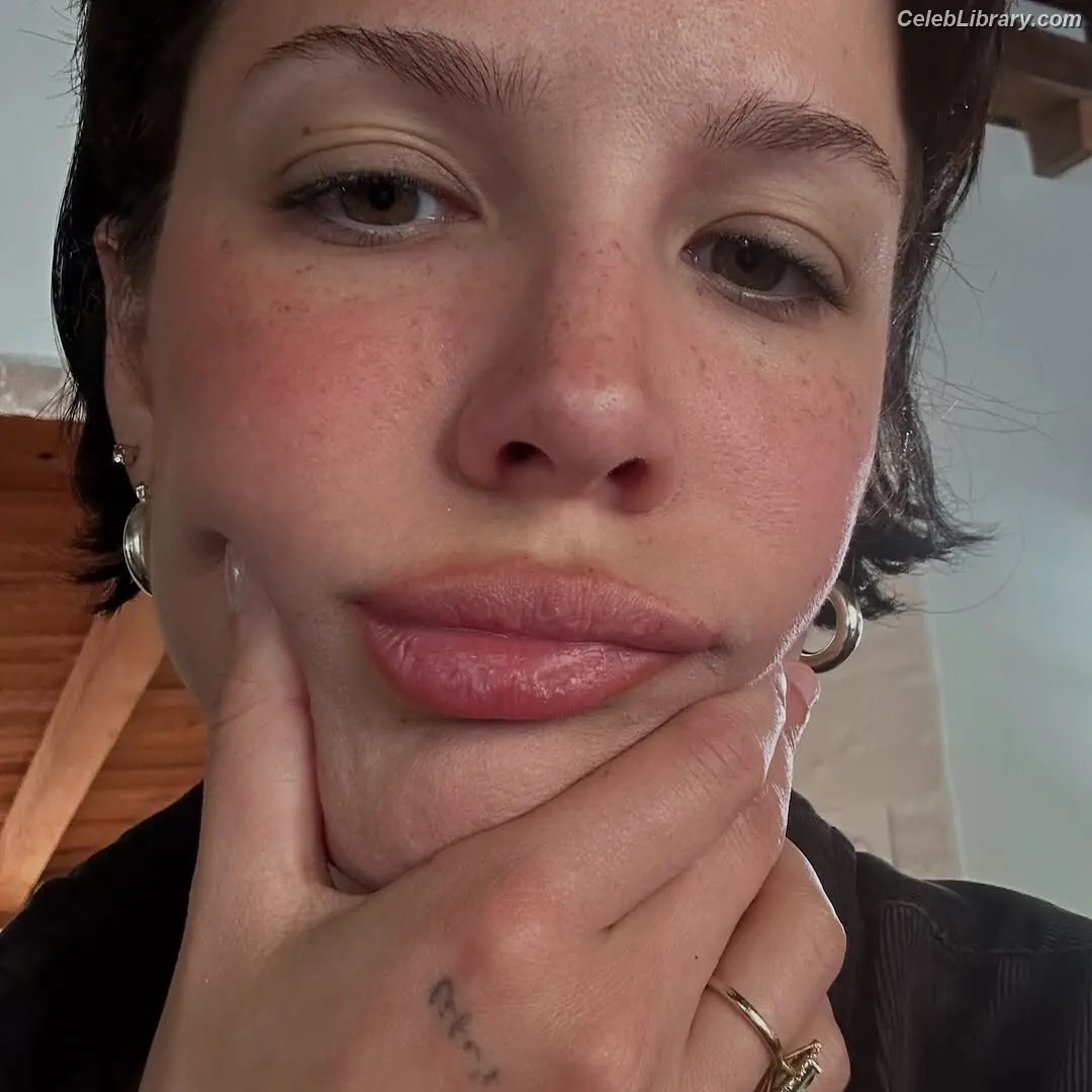 Halsey photo 8 of 1181