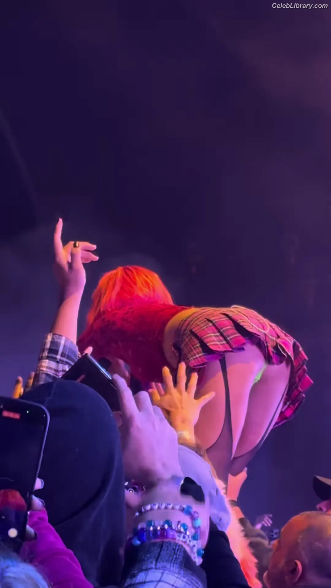 Halsey photo 4 of 1181