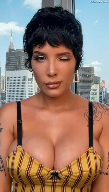 Halsey photo 13 of 1182