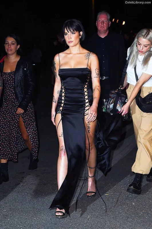 Halsey photo 13 of 1182
