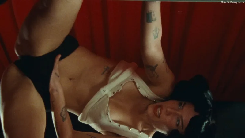 Halsey photo 14 of 1182