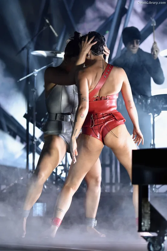 Halsey photo 23 of 1182