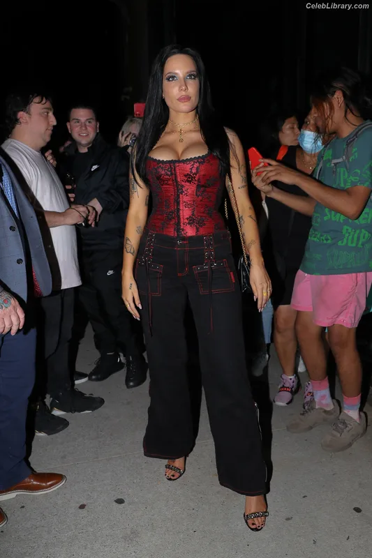 Halsey photo 17 of 1182