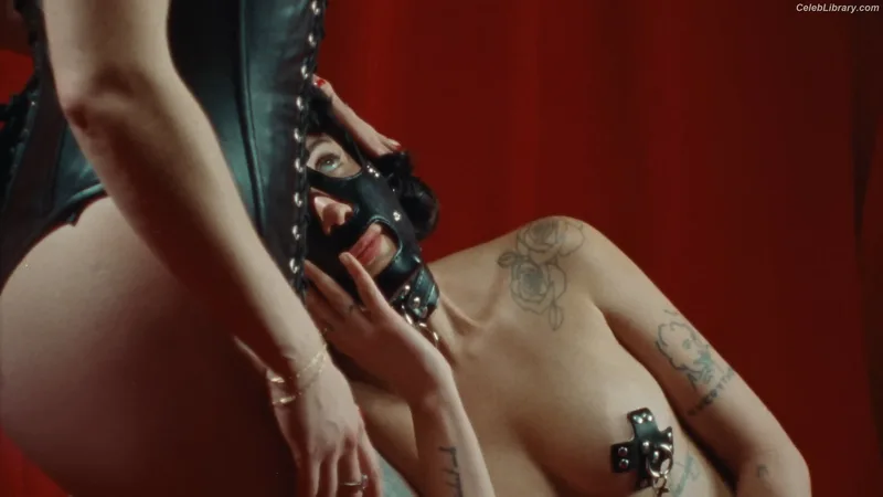 Halsey photo 1 of 1182