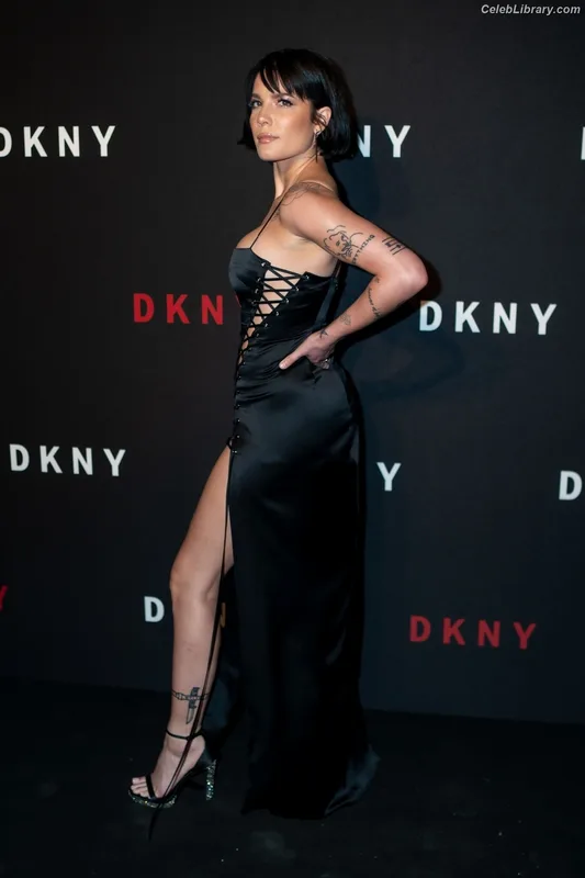Halsey photo 10 of 1182