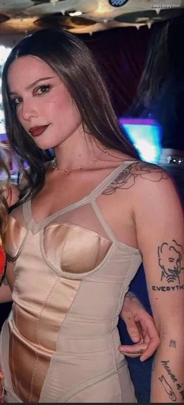 Halsey photo 7 of 1182