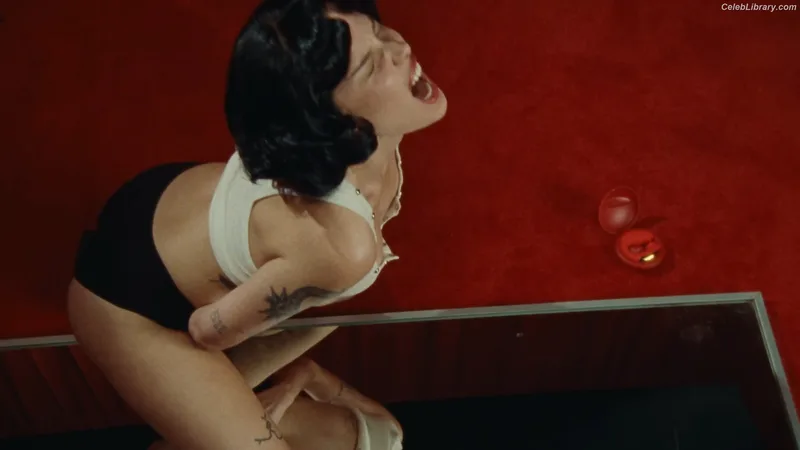 Halsey photo 11 of 1182