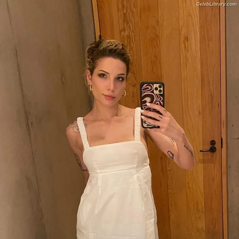 Halsey photo 19 of 1182