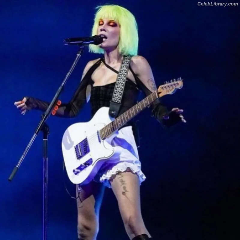 Halsey photo 24 of 1182