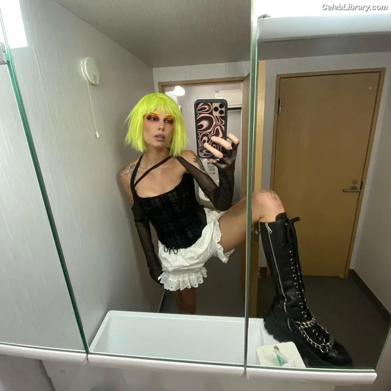 Halsey photo 5 of 1182