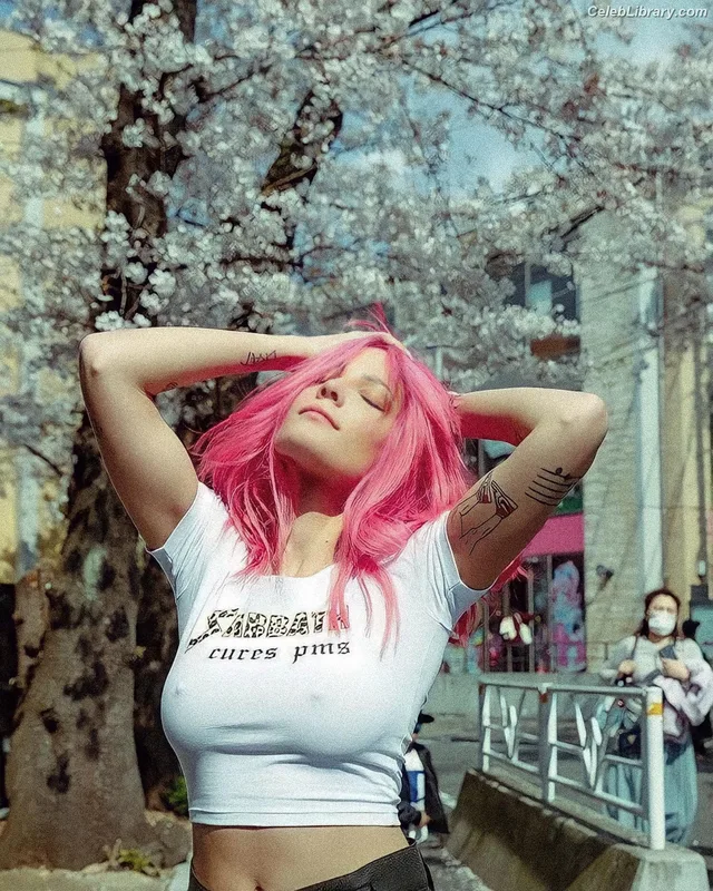 Halsey photo 6 of 1182