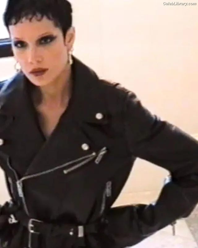 Halsey photo 24 of 1182
