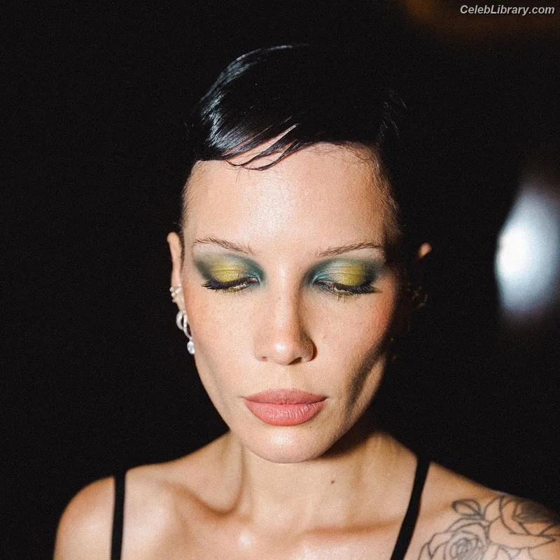Halsey photo 1 of 1182