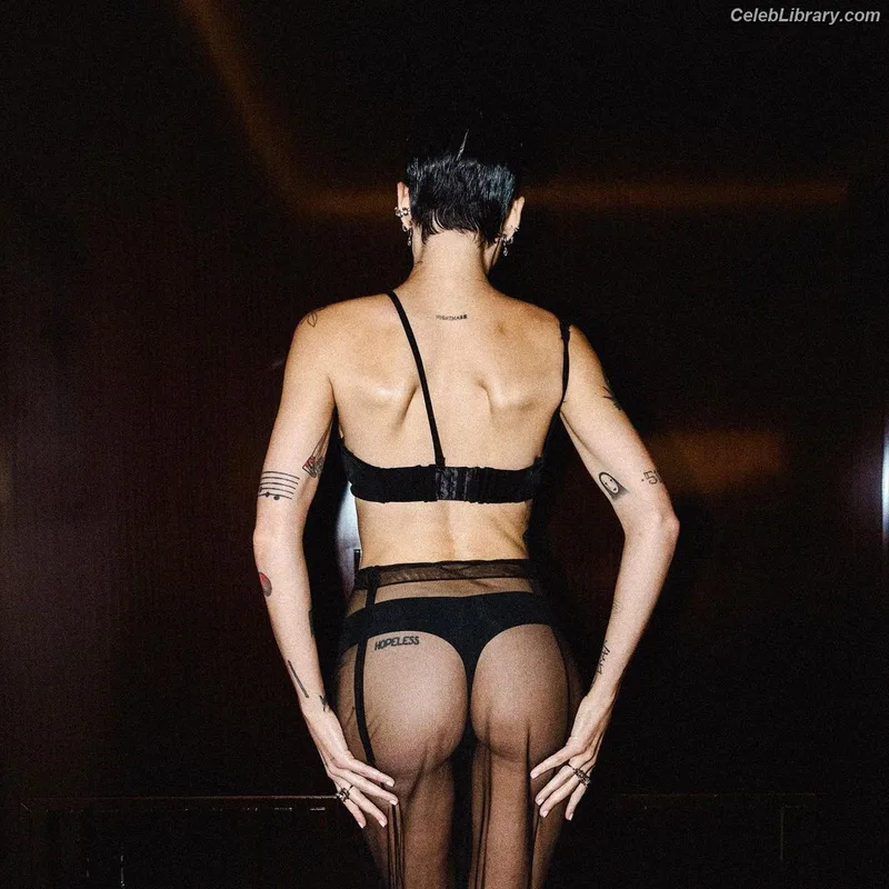 Halsey photo 4 of 1182
