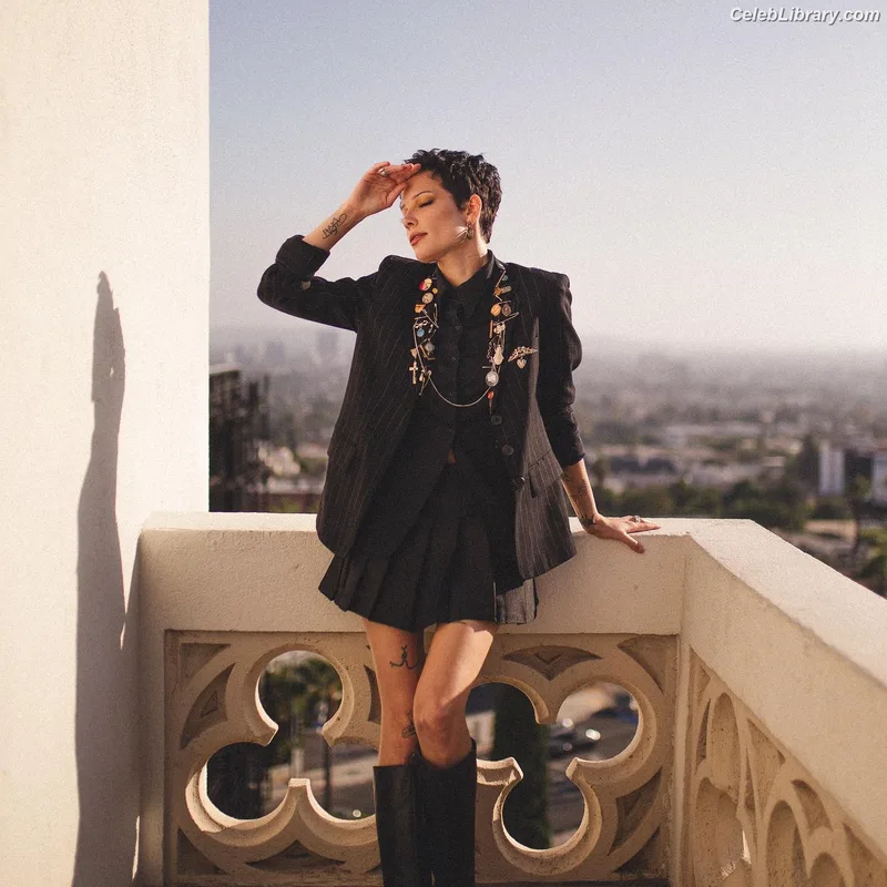 Halsey photo 9 of 1182