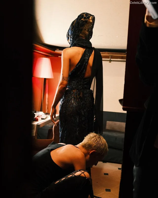 Halsey photo 11 of 1182