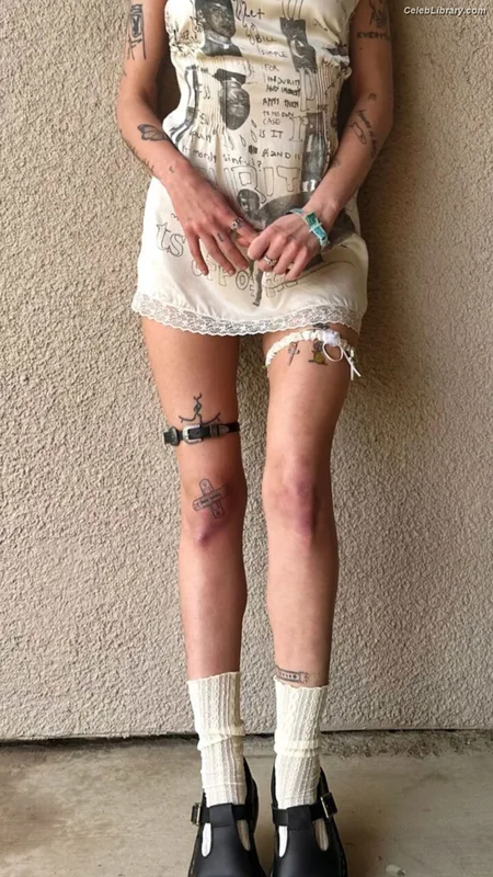 Halsey photo 1 of 1182