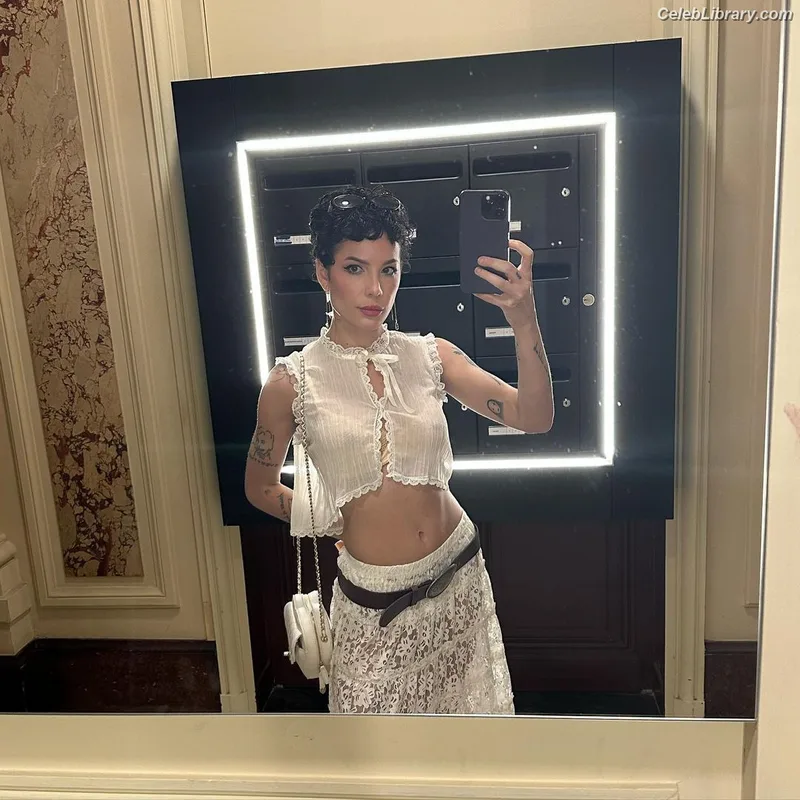 Halsey photo 14 of 1182