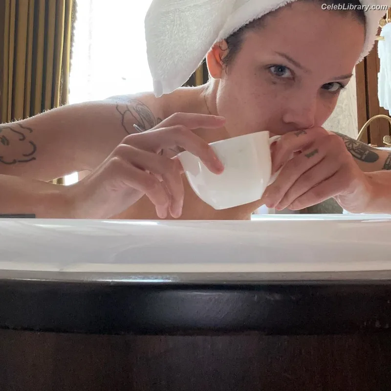 Halsey photo 15 of 1182