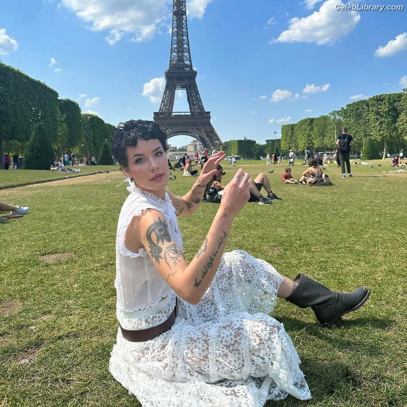 Halsey photo 16 of 1182