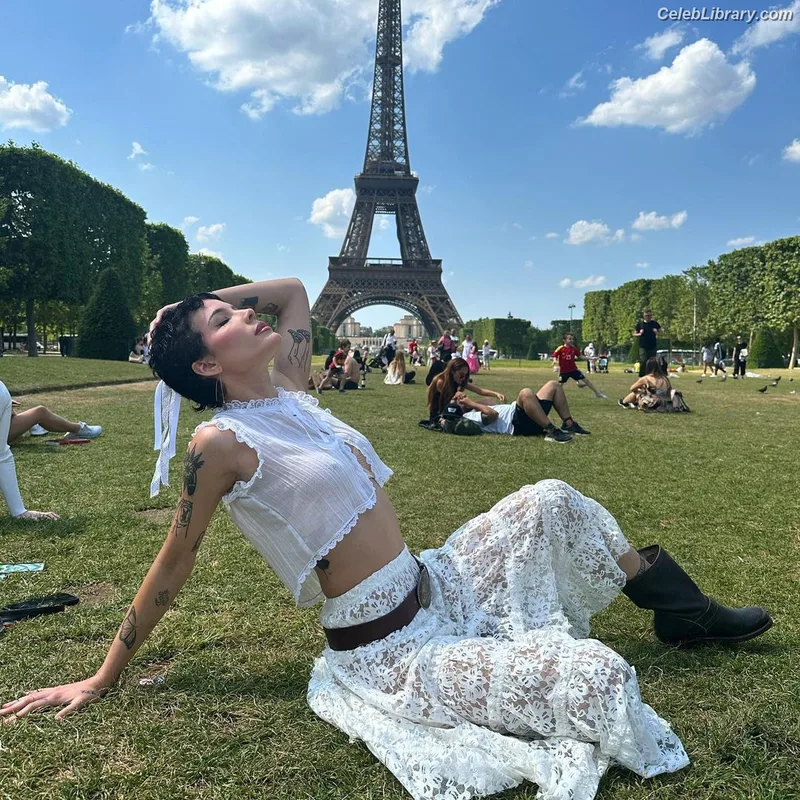 Halsey photo 18 of 1182
