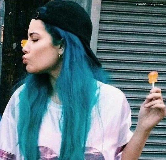 Halsey photo 8 of 1182