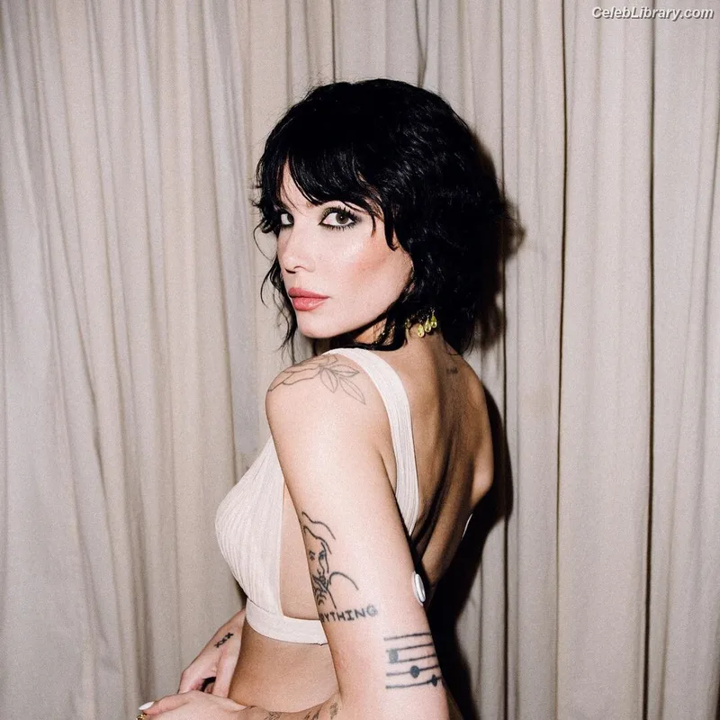 Halsey photo 12 of 1182