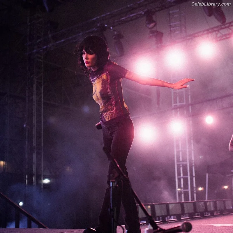 Halsey photo 14 of 1182