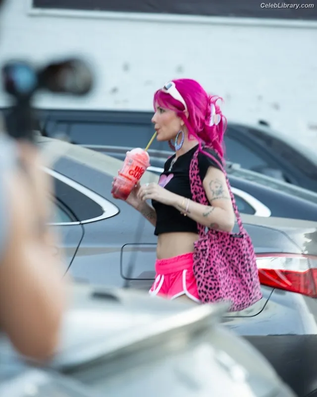 Halsey photo 3 of 1182