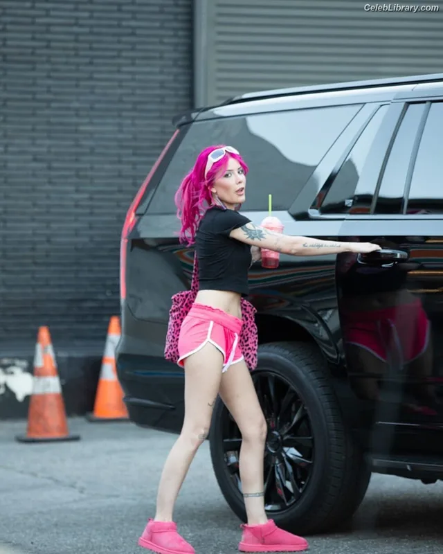 Halsey photo 4 of 1182