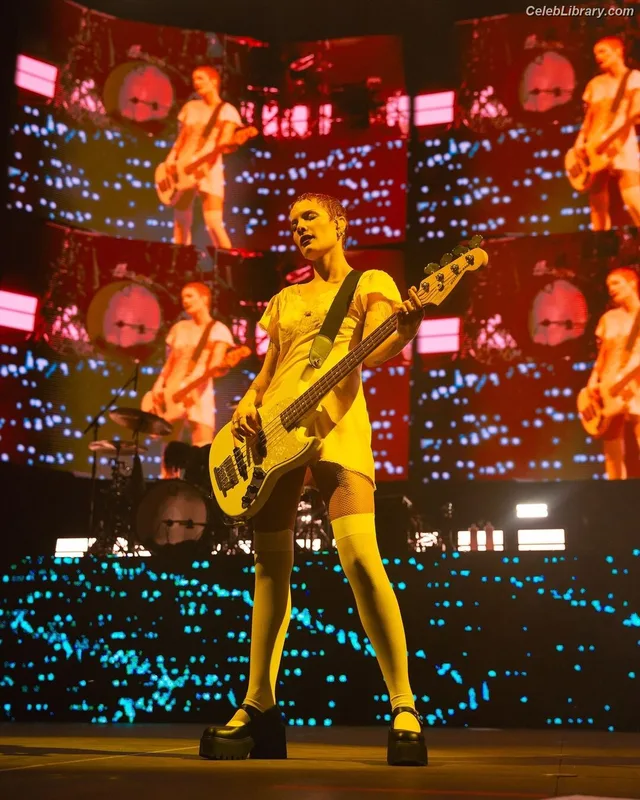 Halsey photo 11 of 1182