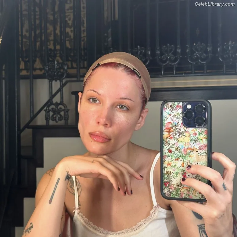 Halsey photo 16 of 1182