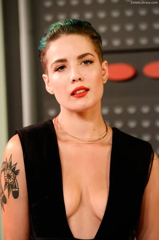 Halsey photo 19 of 1182