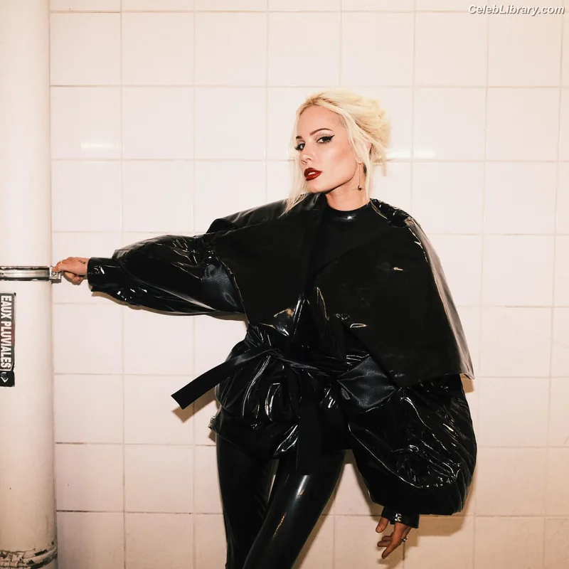 Halsey photo 21 of 1182