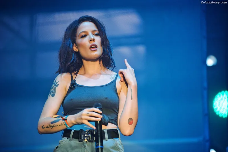 Halsey photo 13 of 1182