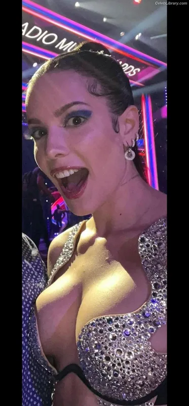 Halsey photo 16 of 1182