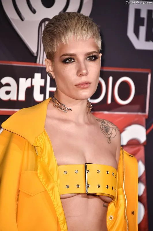 Halsey photo 10 of 1182
