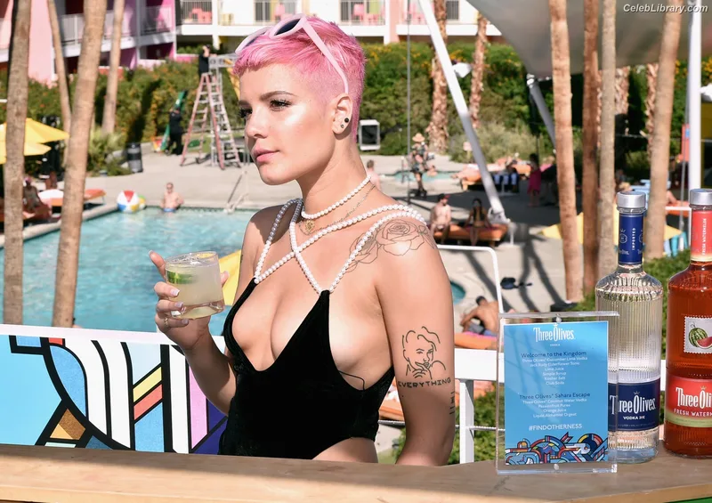 Halsey photo 12 of 1182