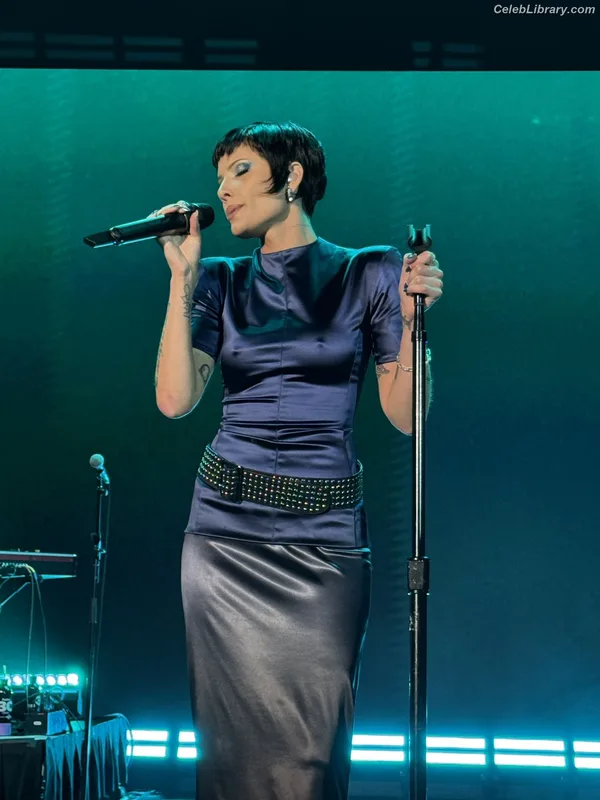 Halsey photo 19 of 1182