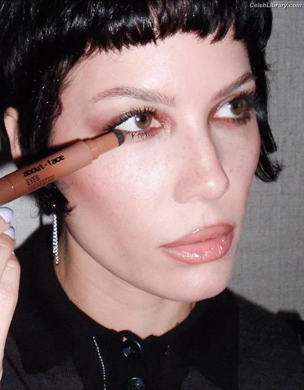 Halsey photo 21 of 1182