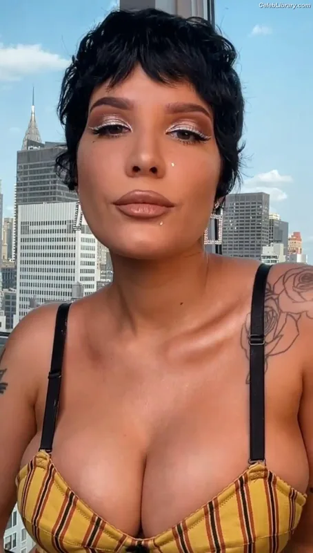 Halsey photo 2 of 1182